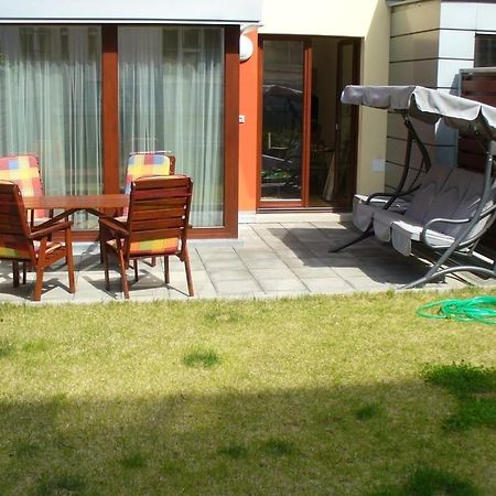 Garden Apartment With Garage In Central Praha Bagian luar foto