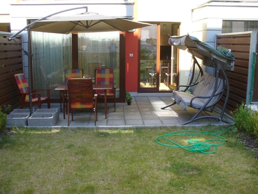 Garden Apartment With Garage In Central Praha Bagian luar foto