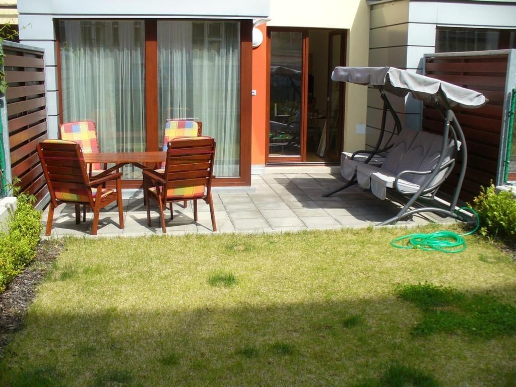 Garden Apartment With Garage In Central Praha Bagian luar foto