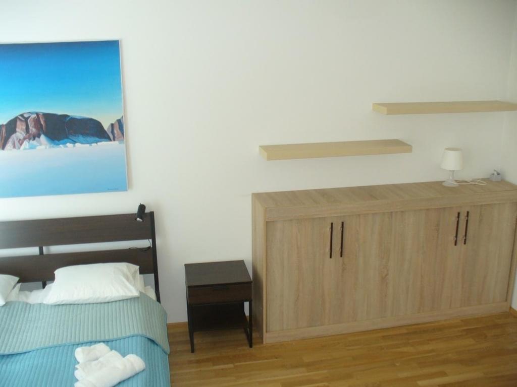Garden Apartment With Garage In Central Praha Bagian luar foto
